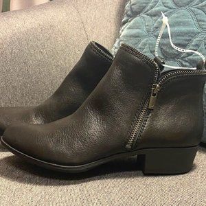 NWOT - Lucky Brand Women Black Zip Up Ankle Boots.